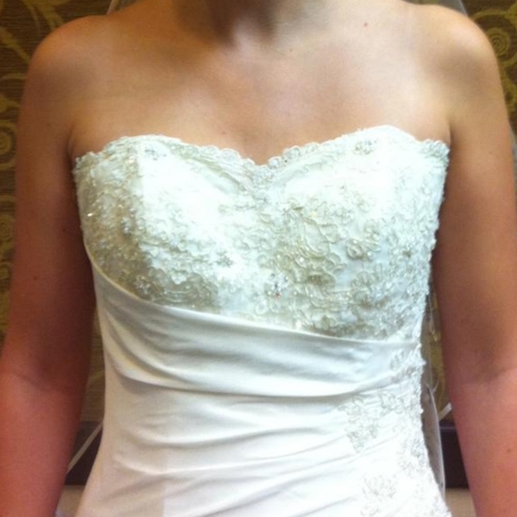 Maggie Sottero Ivory Wedding Dress J1152 size 6 - Picture 5 of 16